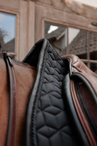 Springzadeldek Sparkling Black