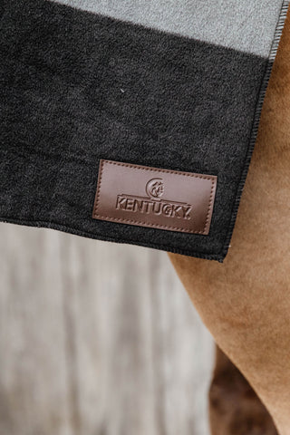 Fleecefilt Stripes 210*200 Svart/Grå